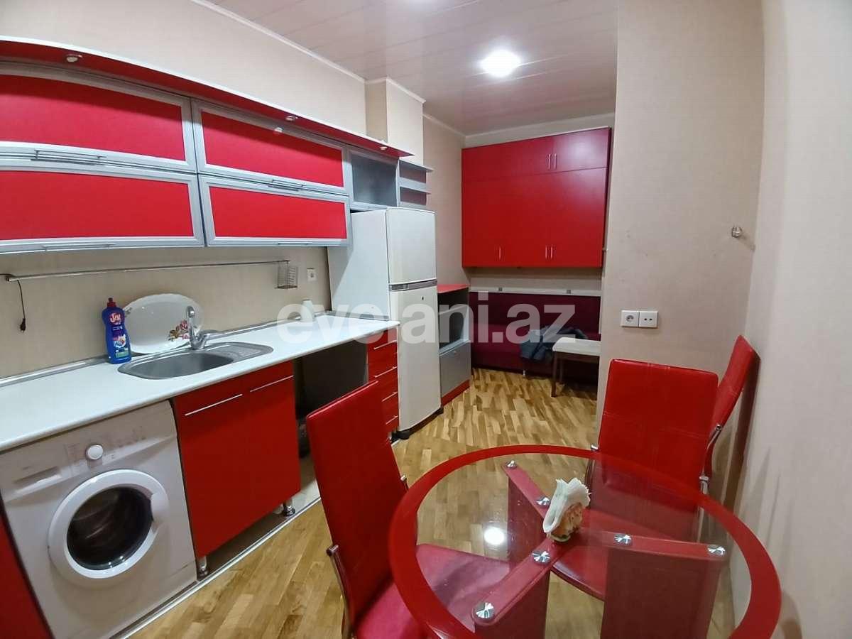 Сдаётся, вторичка, 3-комнаты, 70 m², Баку, Ясамальский r, Элмляр Академиясы m.