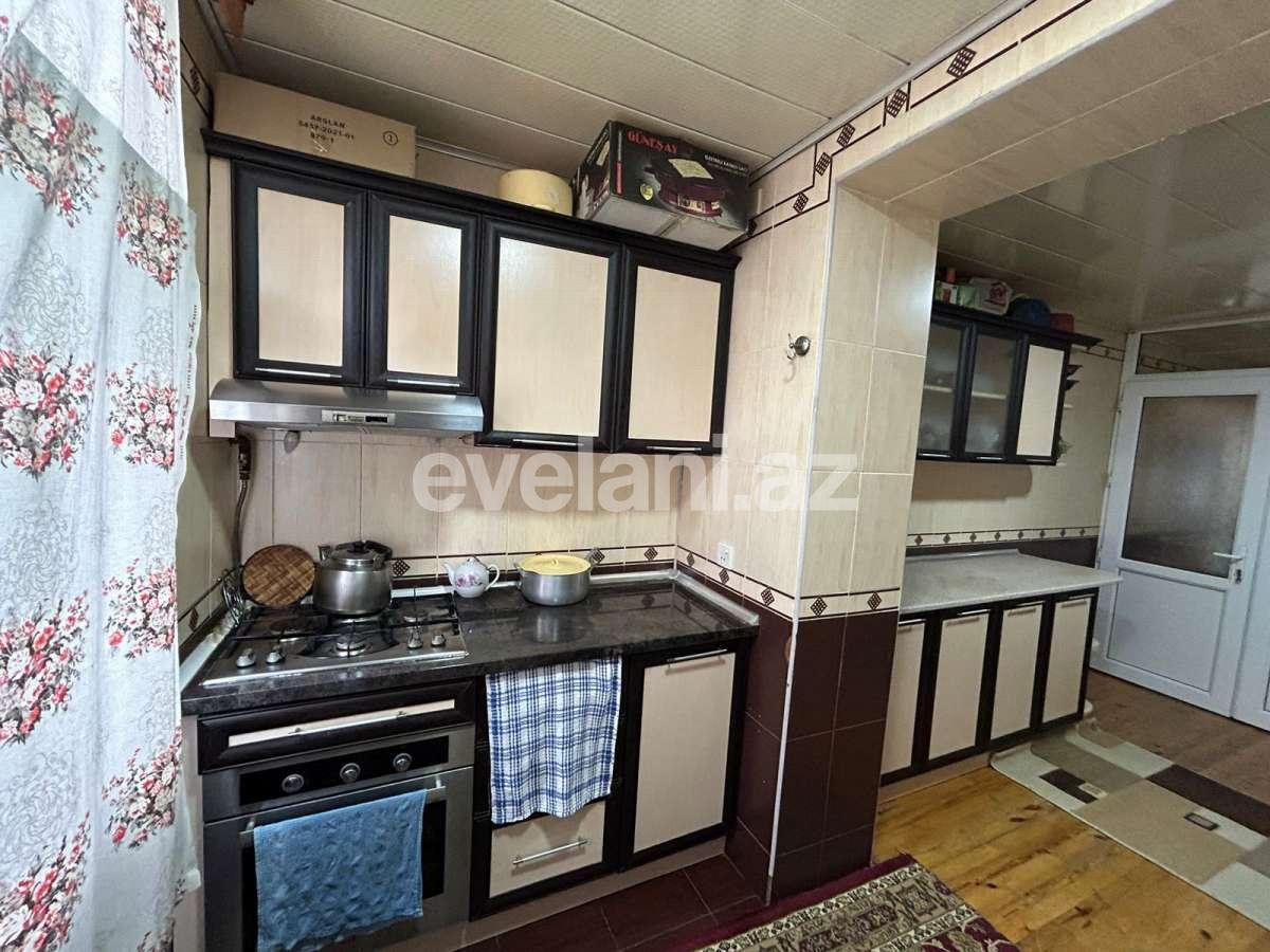 Satılır, köhnə tikili, 3 otaqlı, 80 m², Bakı, Suraxanı r, Qaraçuxur q.