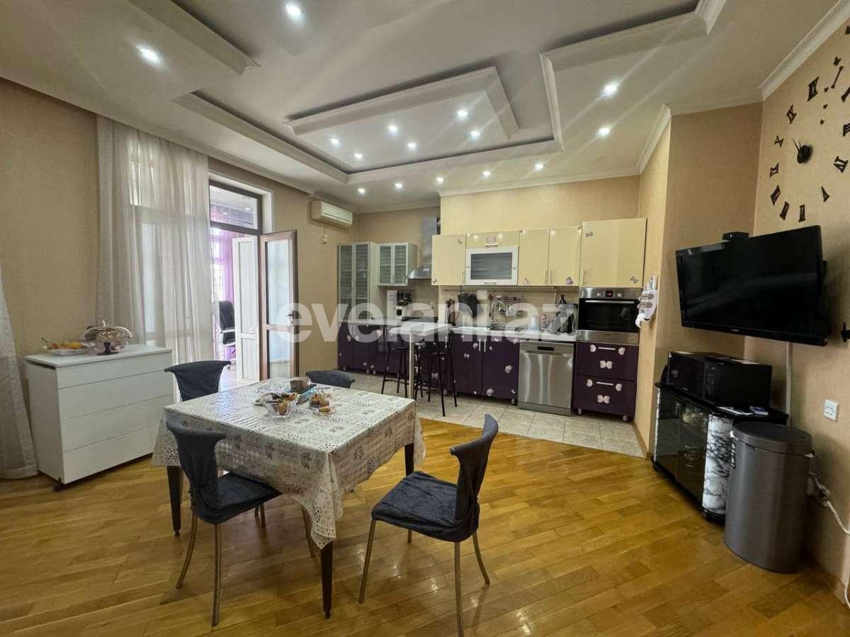 Satılır, yeni tikili, 4 otaqlı, 210 m², Bakı, Nərimanov r.