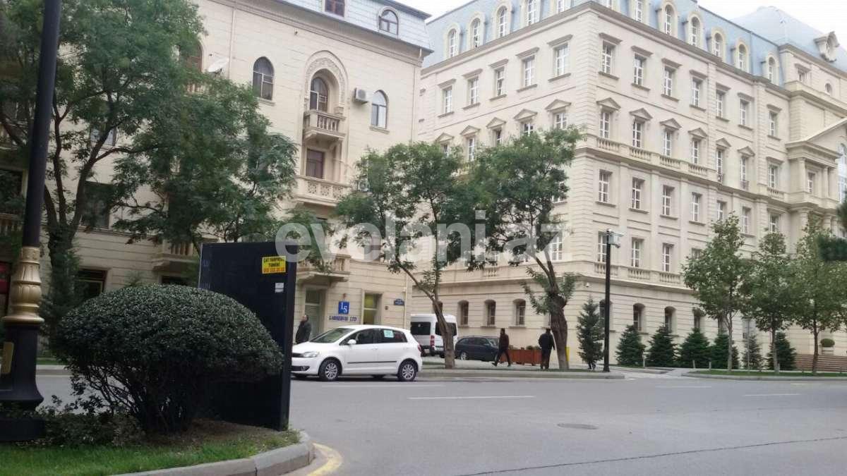 Kirayə verilir, köhnə tikili, 2 otaqlı, 70 m², Bakı, Nəsimi r.