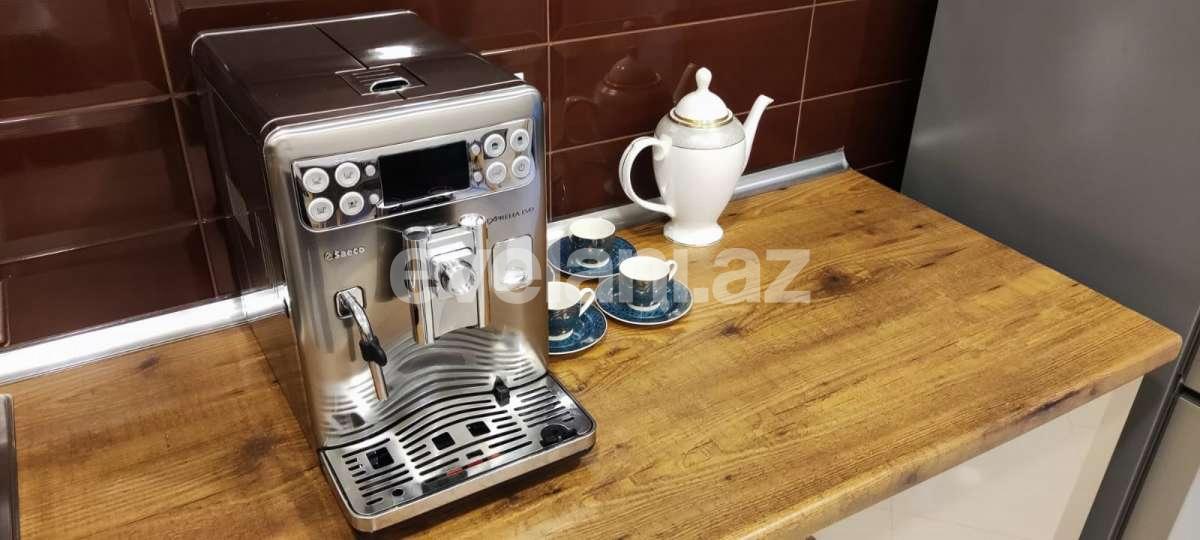 Kirayə verilir, yeni tikili, 4 otaqlı, 180 m², Bakı, Nəsimi r, 8 Noyabr m.