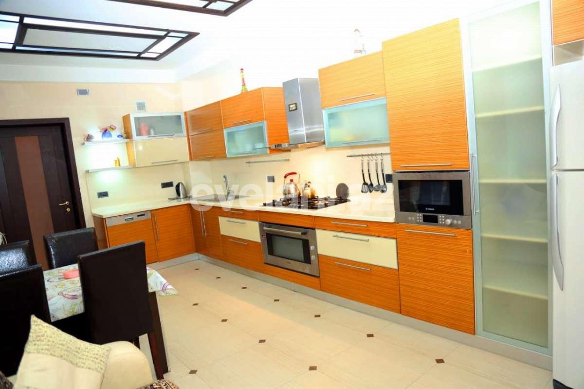 Kirayə verilir, yeni tikili, 4 otaqlı, 245 m², Bakı, Nəsimi r, 28 may m.