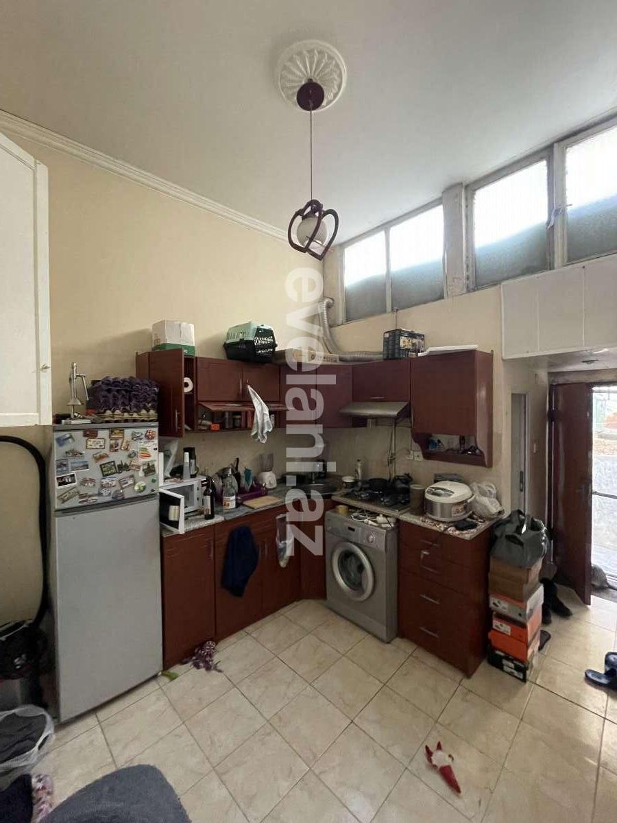 Satılır, köhnə tikili, 2 otaqlı, 40 m², Bakı, Səbail r, Bayıl q.