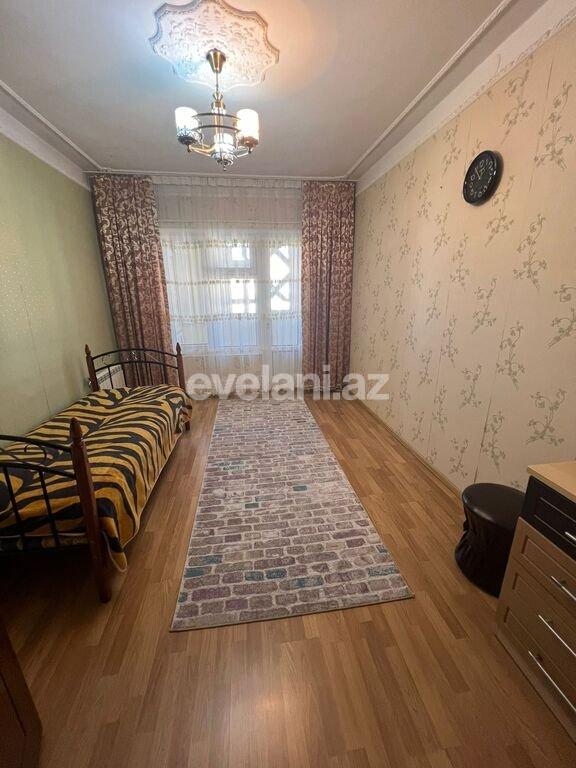 Satılır, köhnə tikili, 3 otaqlı, 95 m², Bakı, Binəqədi r, 8-ci mikrorayon q, Azadlıq prospekti m.