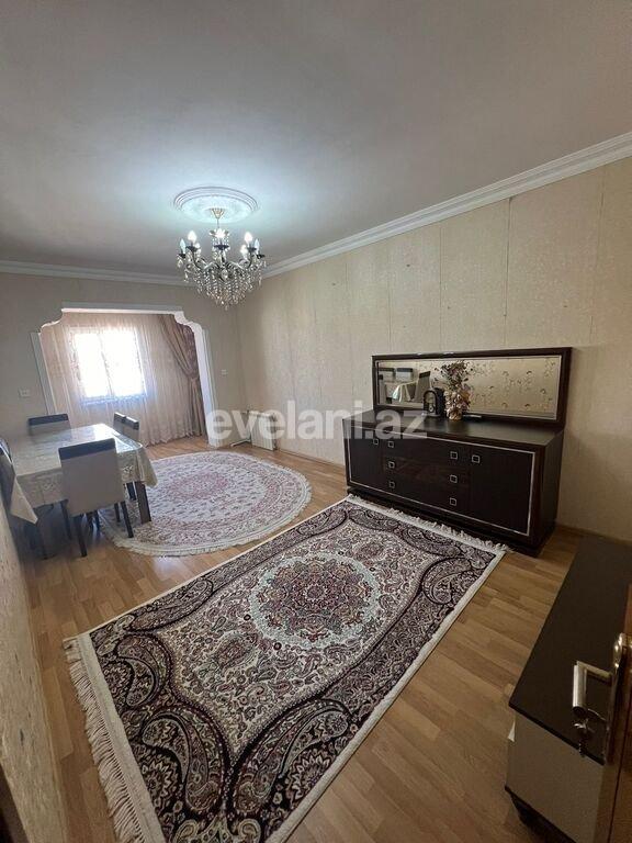 Satılır, köhnə tikili, 3 otaqlı, 95 m², Bakı, Binəqədi r, 8-ci mikrorayon q, Azadlıq prospekti m.