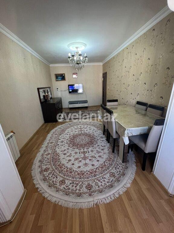 Satılır, köhnə tikili, 3 otaqlı, 95 m², Bakı, Binəqədi r, 8-ci mikrorayon q, Azadlıq prospekti m.