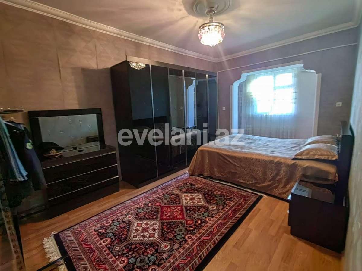 Satılır, köhnə tikili, 3 otaqlı, 95 m², Bakı, Binəqədi r, 8-ci mikrorayon q, Azadlıq prospekti m.