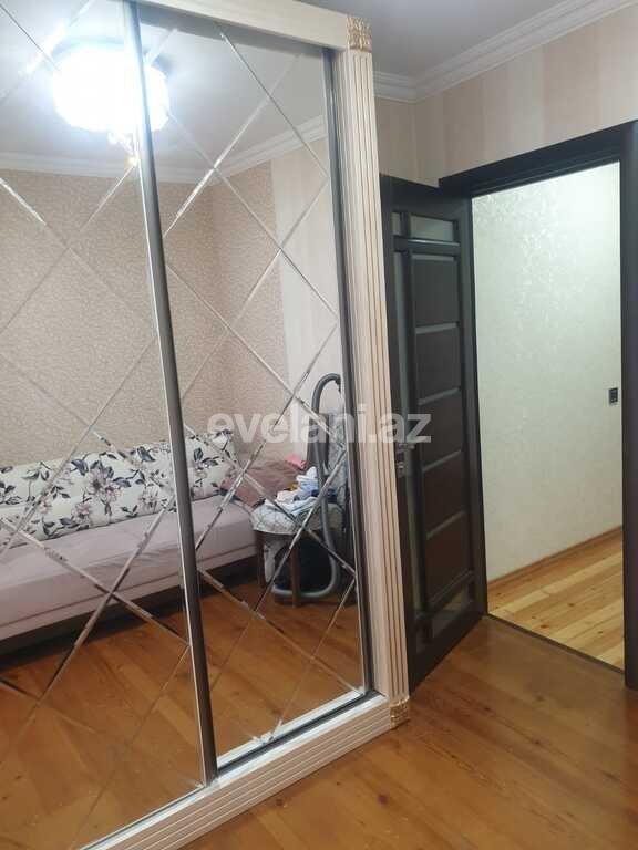 Satılır, köhnə tikili, 3 otaqlı, 85 m², Bakı, Binəqədi r, 8-ci mikrorayon q, Azadlıq prospekti m.
