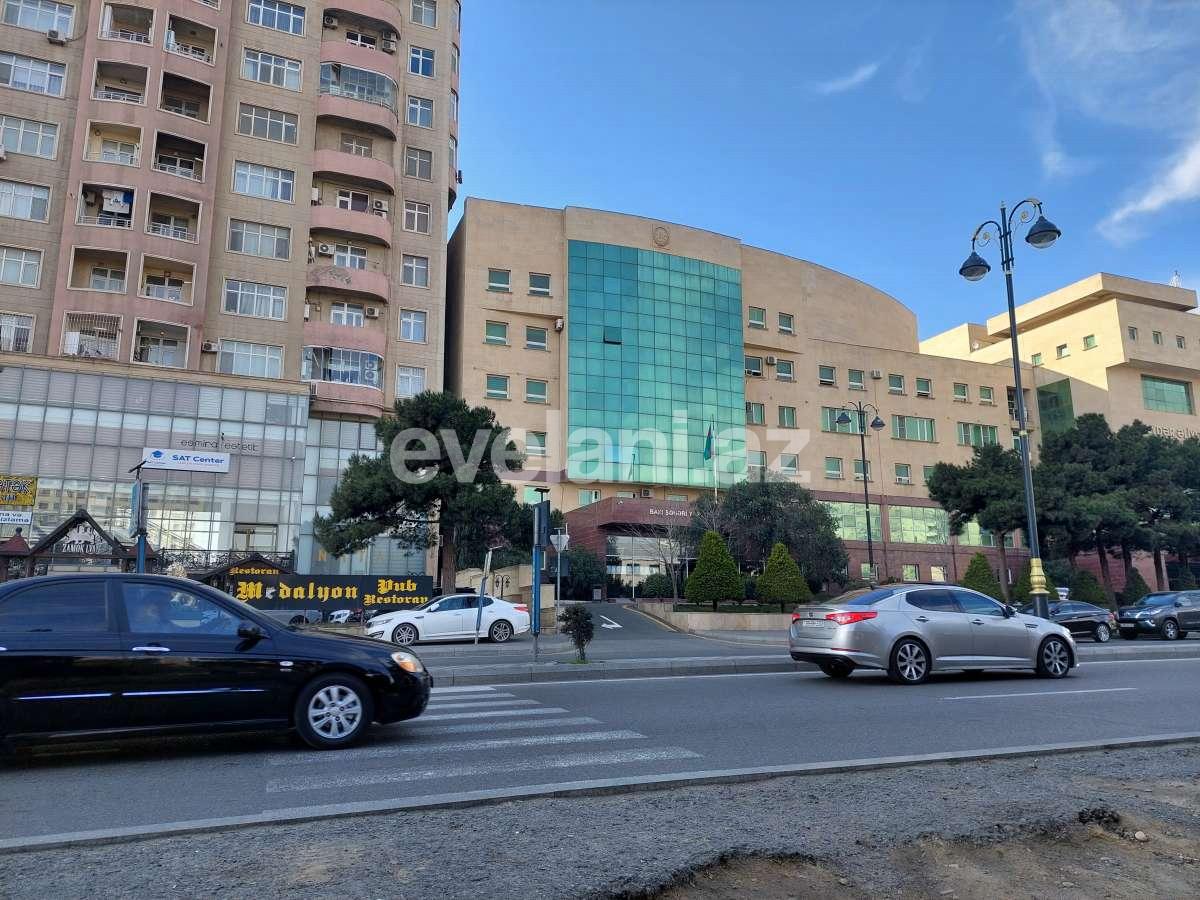 Satılır, köhnə tikili, 5 otaqlı, 120 m², Bakı, Yasamal r, Yasamal q, Elmlər Akademiyası m.