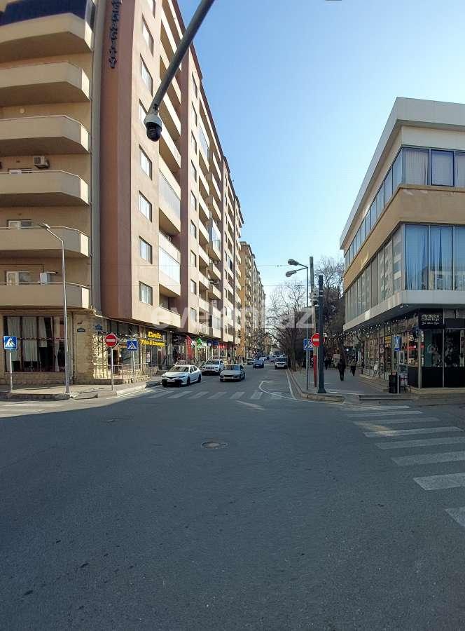 Satılır, köhnə tikili, 5 otaqlı, 120 m², Bakı, Yasamal r, Yasamal q, Elmlər Akademiyası m.