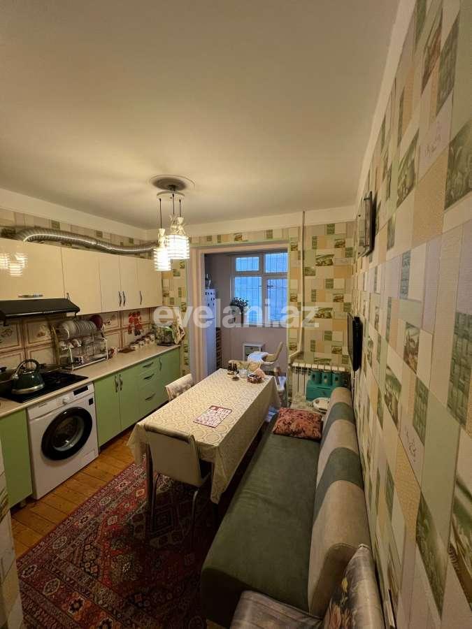 Satılır, köhnə tikili, 4 otaqlı, 75 m², Bakı, Nizami r, Xalqlar Dostluğu m.