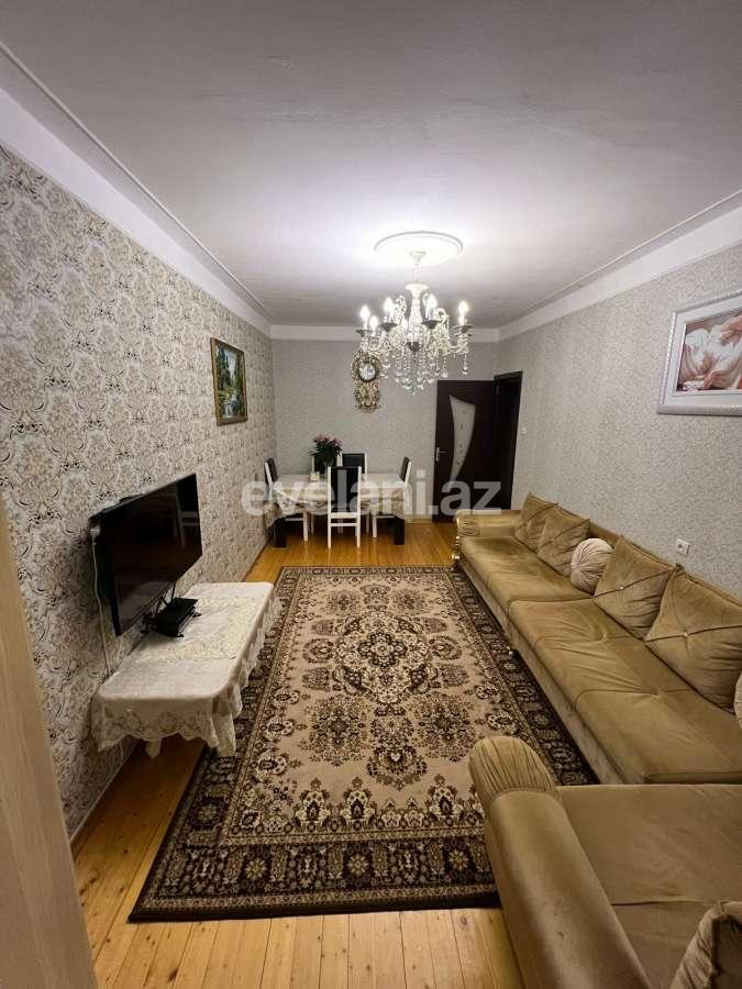 Satılır, köhnə tikili, 4 otaqlı, 75 m², Bakı, Nizami r, Xalqlar Dostluğu m.