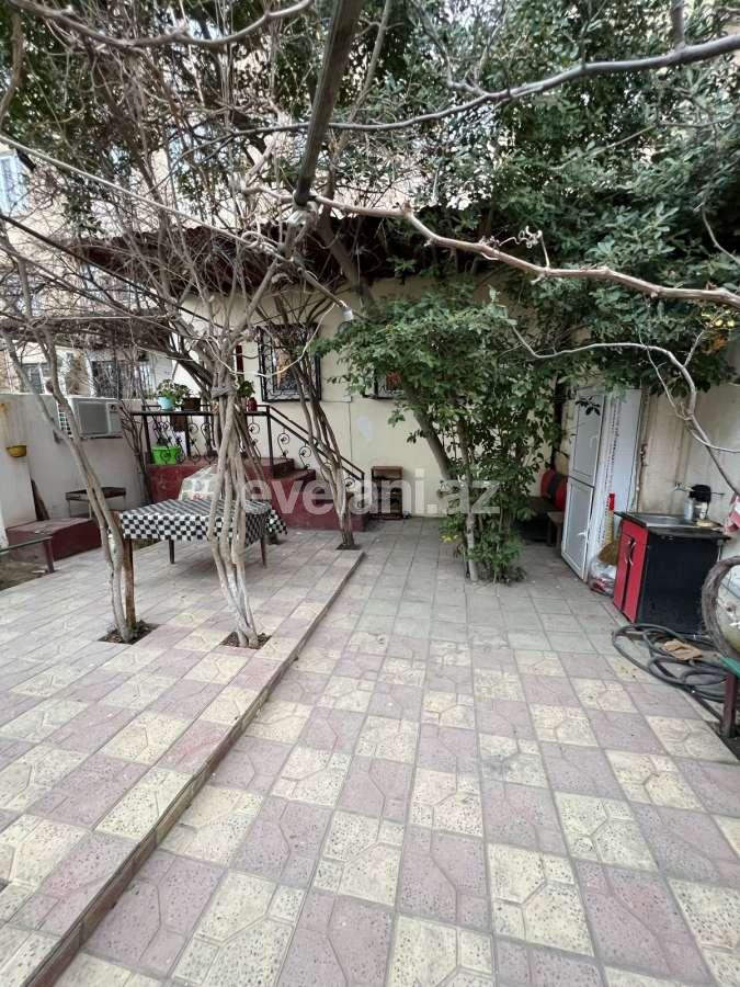 Satılır, köhnə tikili, 4 otaqlı, 75 m², Bakı, Nizami r, Xalqlar Dostluğu m.