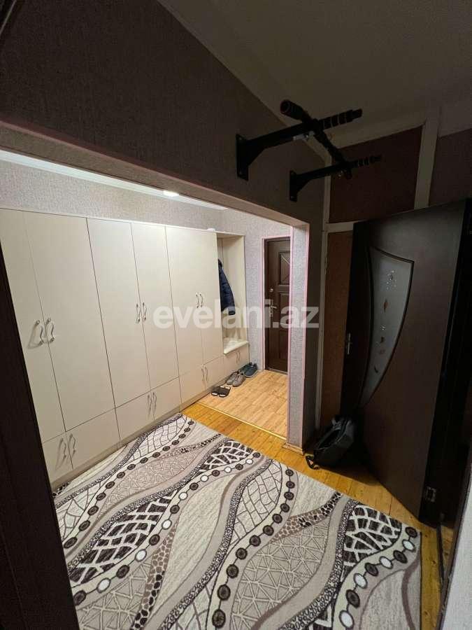 Satılır, köhnə tikili, 4 otaqlı, 75 m², Bakı, Nizami r, Xalqlar Dostluğu m.