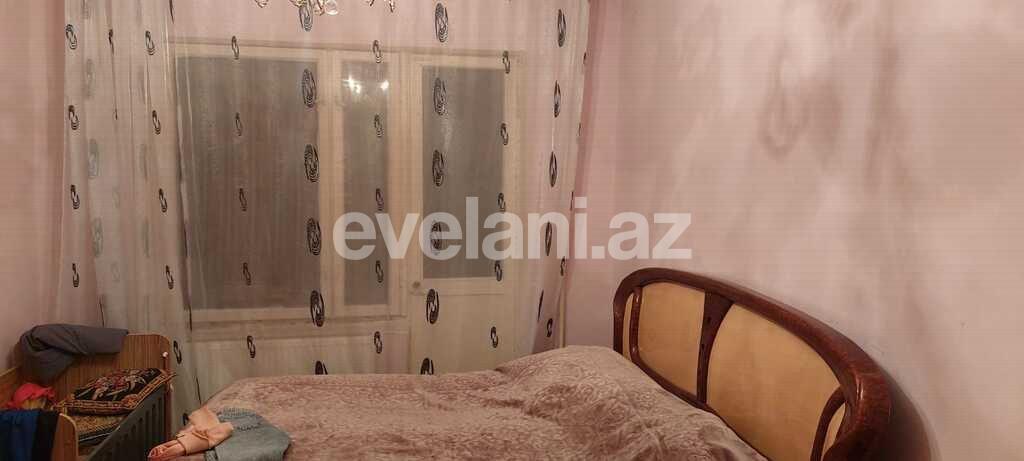 Satılır, köhnə tikili, 2 otaqlı, 70 m², Bakı, Binəqədi r, 8-ci mikrorayon q, Azadlıq prospekti m.