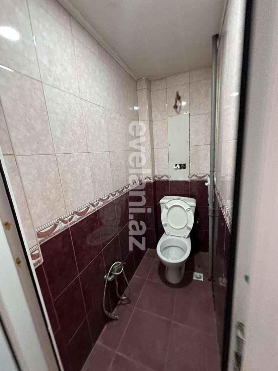 Satılır, köhnə tikili, 2 otaqlı, 65 m², Bakı, Nizami r, 8-ci kilometr q, Xalqlar Dostluğu m.