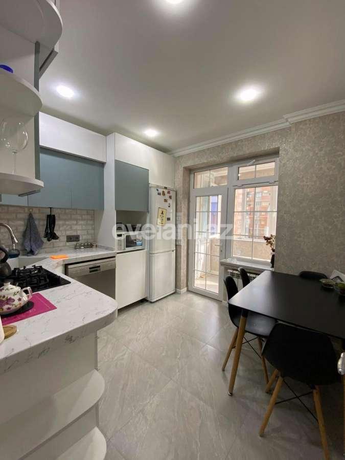 Satılır, köhnə tikili, 3 otaqlı, 80 m², Bakı, Suraxanı r, Massiv D q.