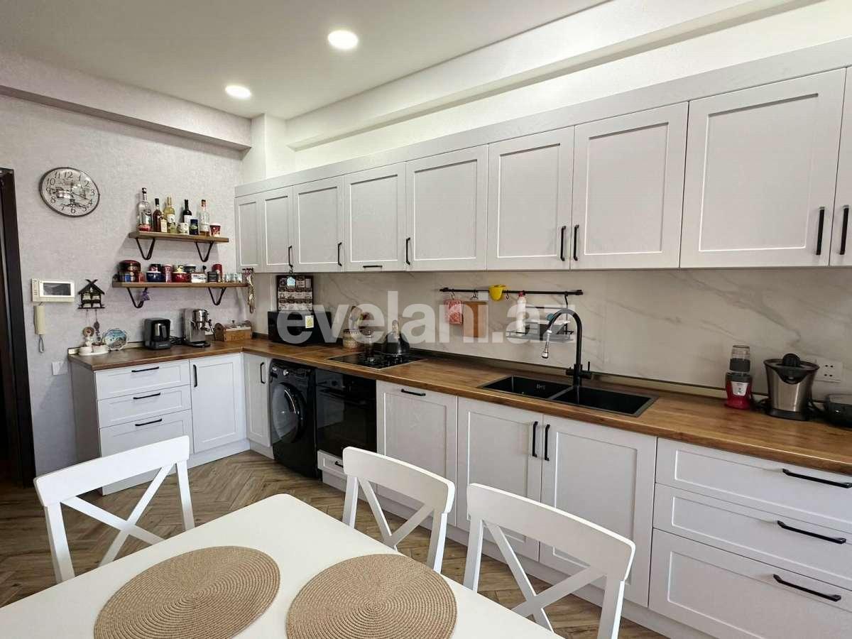 Satılır, yeni tikili, 3 otaqlı, 140 m², Bakı, Nizami r, Qara Qarayev m.