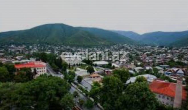 Satılır, həyət evi / bağ, 3 otaqlı, 60 m², Şəki