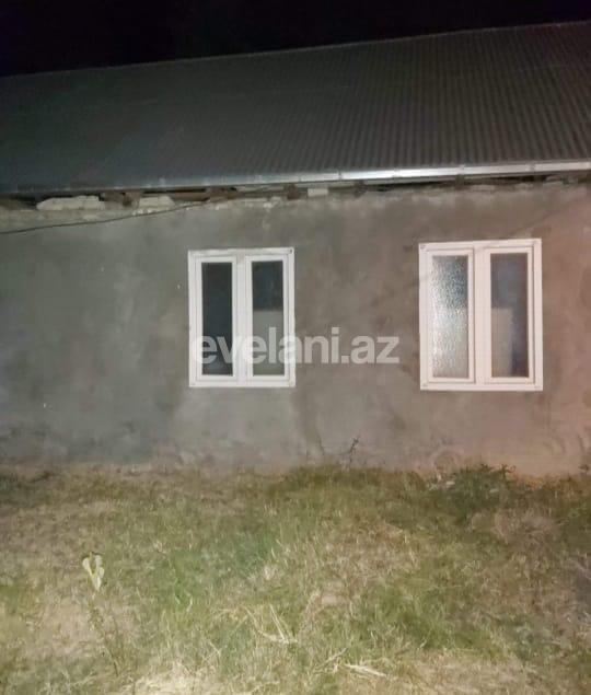 Satılır, həyət evi / bağ, 3 otaqlı, 60 m², Şəki