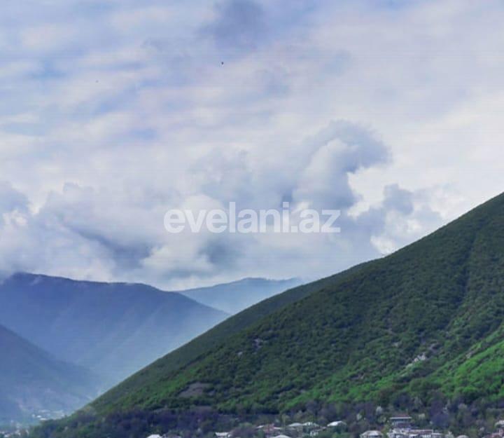 Satılır, həyət evi / bağ, 3 otaqlı, 60 m², Şəki