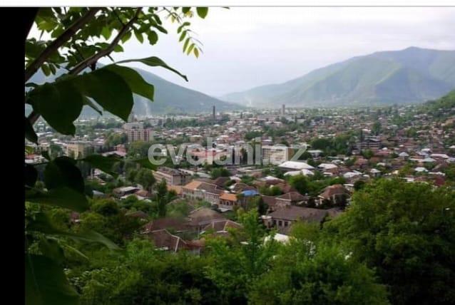 Satılır, həyət evi / bağ, 3 otaqlı, 60 m², Şəki