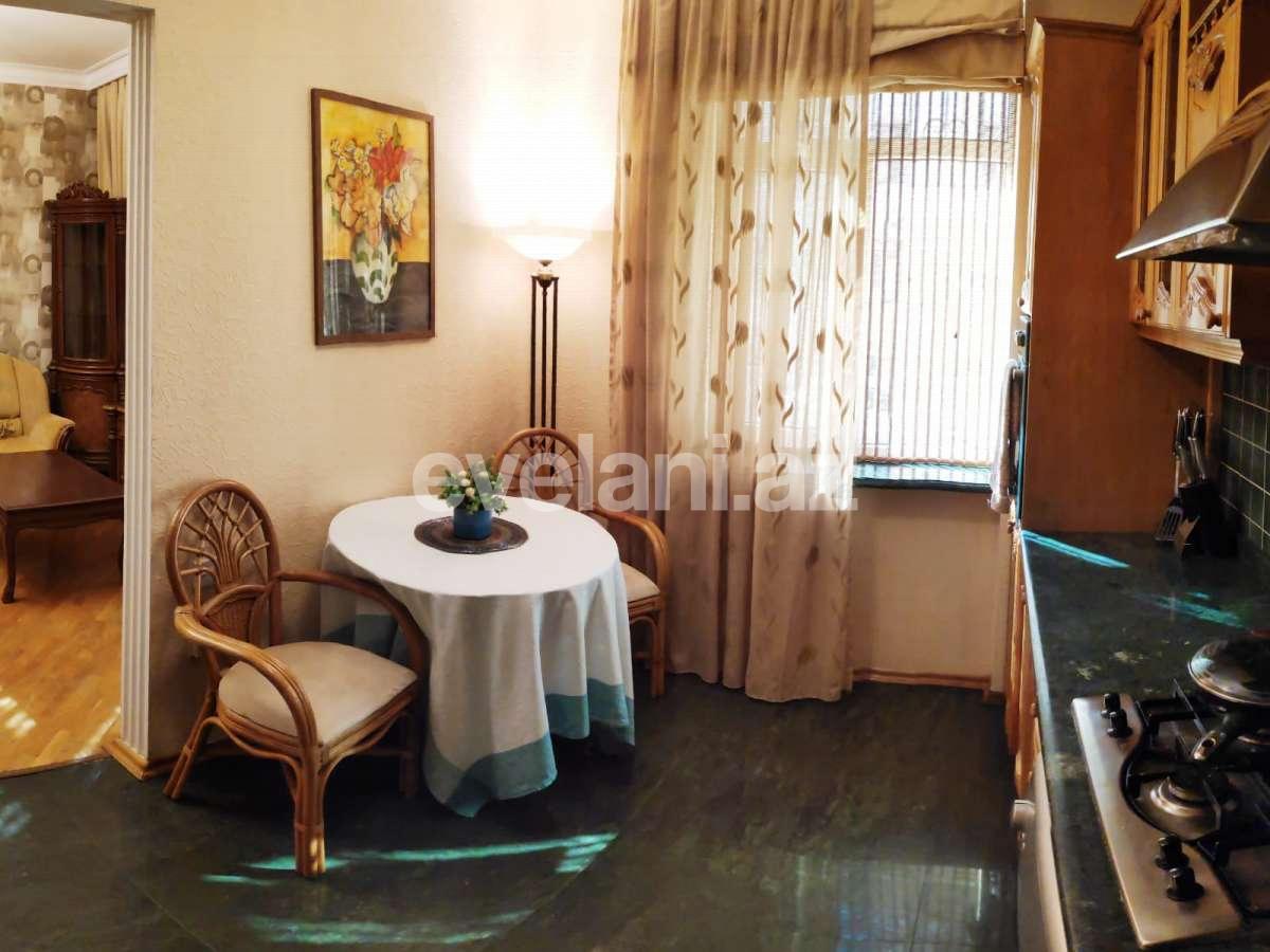 Rent, old building, 2 room, 65 m², Baku, Sabail r, Sahil m.