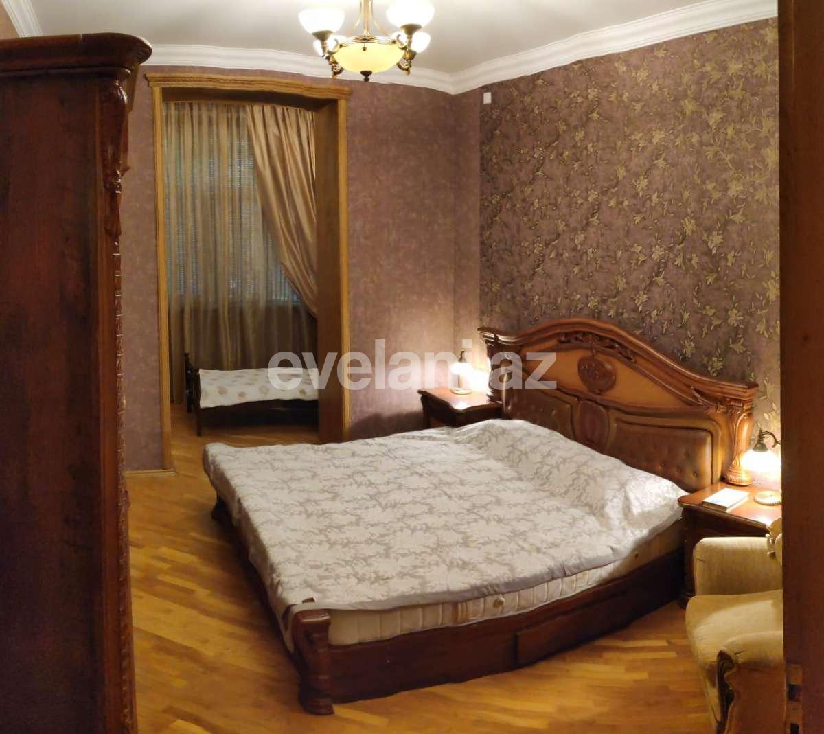 Rent, old building, 2 room, 65 m², Baku, Sabail r, Sahil m.