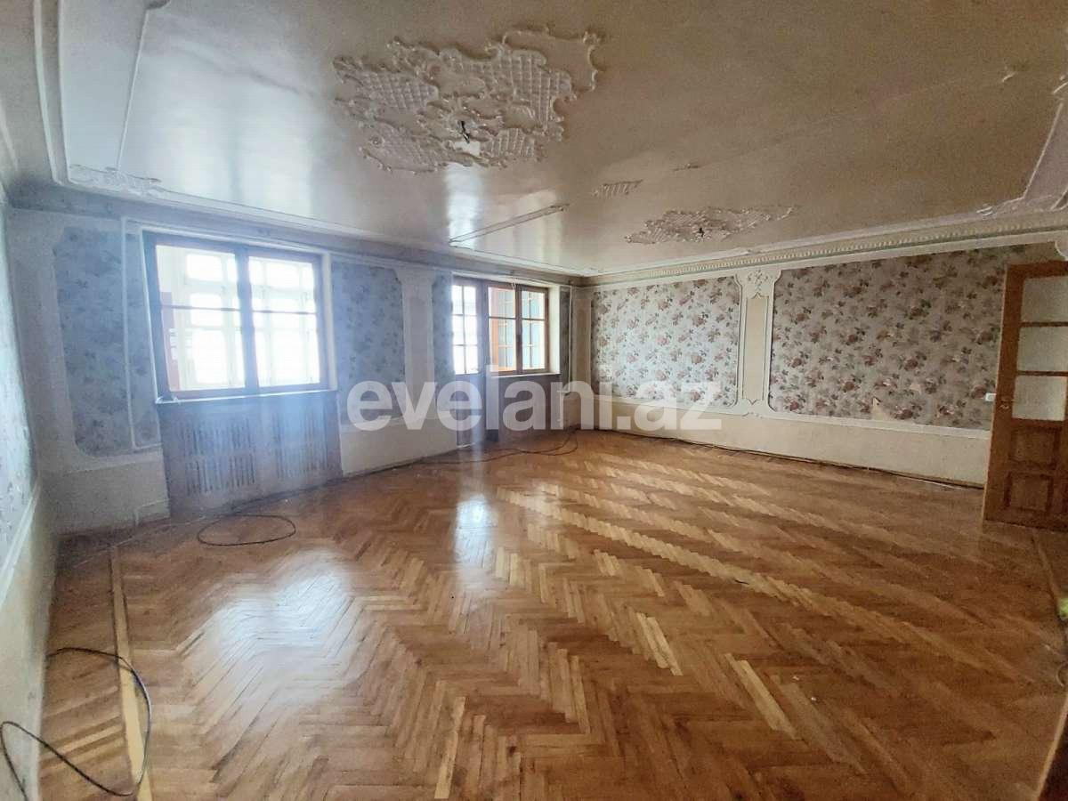 Satılır, köhnə tikili, 5 otaqlı, 120 m², Bakı, Nizami r, Qara Qarayev m.