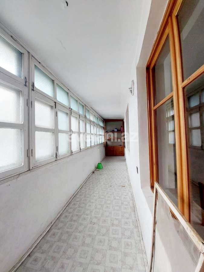 Satılır, köhnə tikili, 5 otaqlı, 120 m², Bakı, Nizami r, Qara Qarayev m.