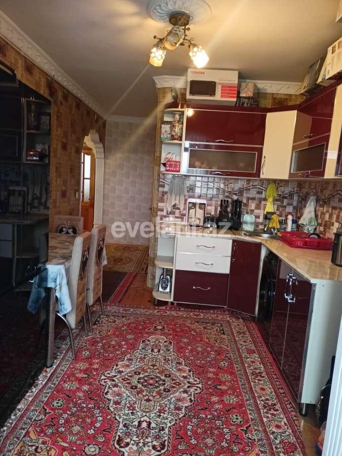 Satılır, köhnə tikili, 3 otaqlı, 70 m², Bakı, Suraxanı r, Qaraçuxur q.