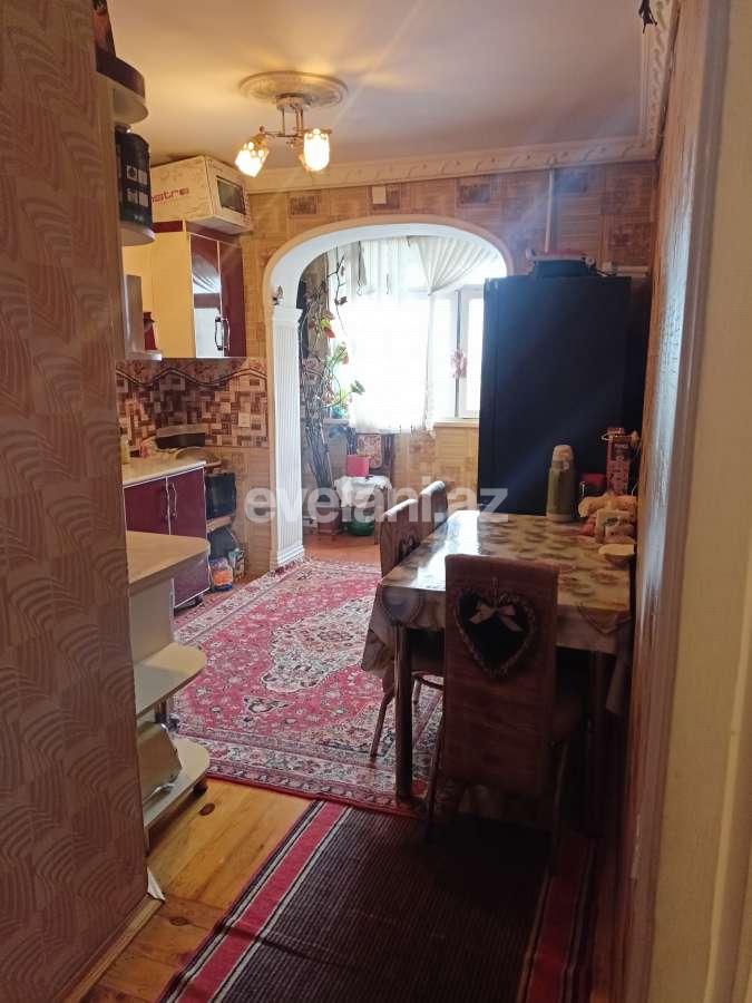 Satılır, köhnə tikili, 3 otaqlı, 70 m², Bakı, Suraxanı r, Qaraçuxur q.