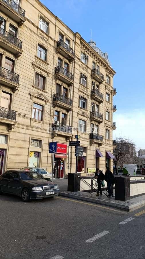 Rent, old building, 3 room, 85 m², Baku, Yasamal r.