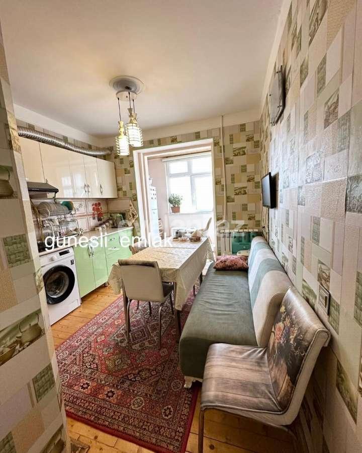 Satılır, köhnə tikili, 4 otaqlı, 80 m², Bakı, Suraxanı r, Massiv D q.