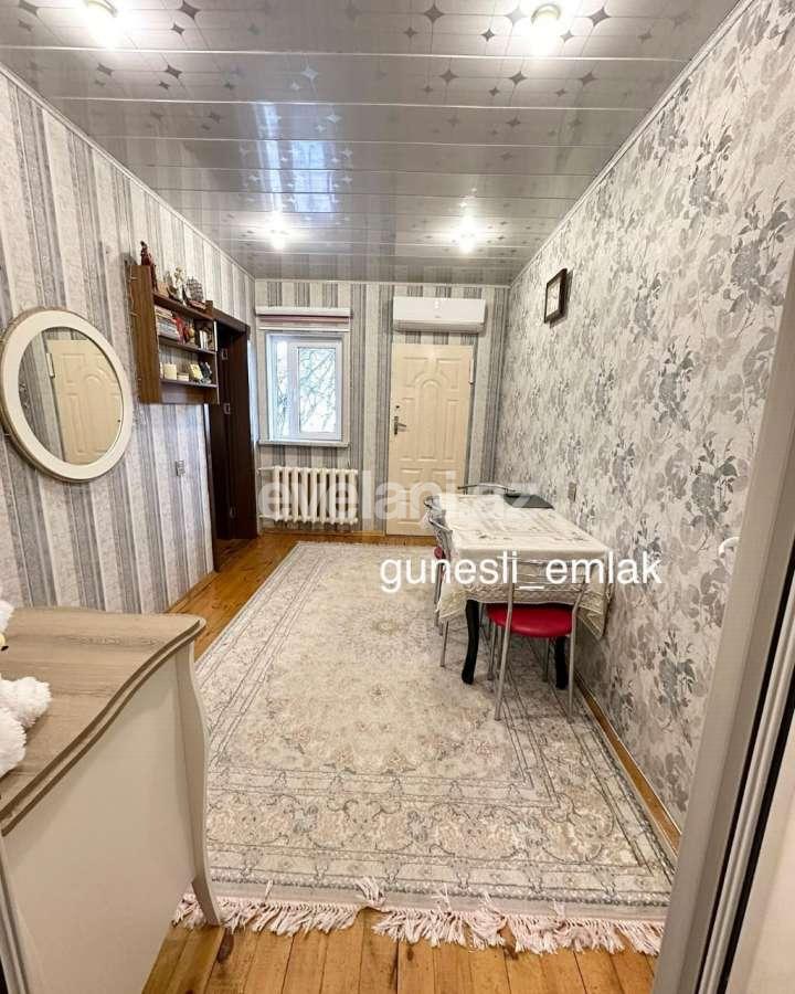 Satılır, köhnə tikili, 4 otaqlı, 80 m², Bakı, Suraxanı r, Massiv D q.