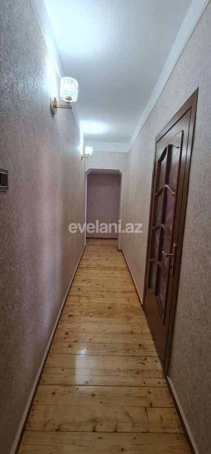 Satılır, köhnə tikili, 4 otaqlı, 105 m², Bakı, Binəqədi r, 7-ci mikrorayon q, Azadlıq prospekti m.