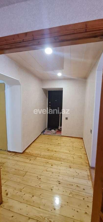 Satılır, köhnə tikili, 4 otaqlı, 105 m², Bakı, Binəqədi r, 7-ci mikrorayon q, Azadlıq prospekti m.
