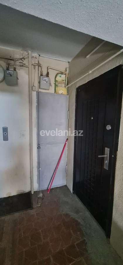 Satılır, köhnə tikili, 4 otaqlı, 105 m², Bakı, Binəqədi r, 7-ci mikrorayon q, Azadlıq prospekti m.