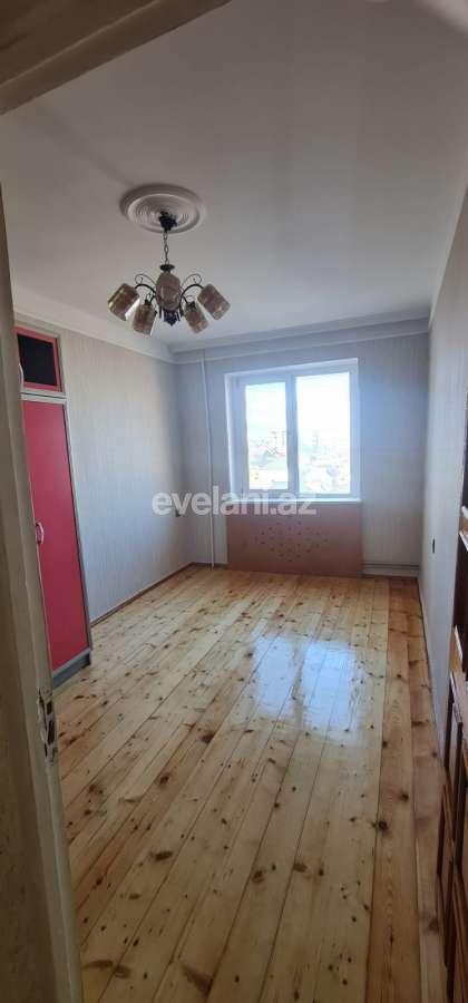 Satılır, köhnə tikili, 4 otaqlı, 105 m², Bakı, Binəqədi r, 7-ci mikrorayon q, Azadlıq prospekti m.