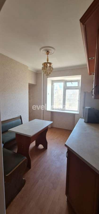 Satılır, köhnə tikili, 4 otaqlı, 105 m², Bakı, Binəqədi r, 7-ci mikrorayon q, Azadlıq prospekti m.