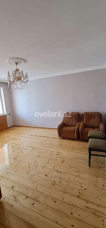 Satılır, köhnə tikili, 4 otaqlı, 105 m², Bakı, Binəqədi r, 7-ci mikrorayon q, Azadlıq prospekti m.