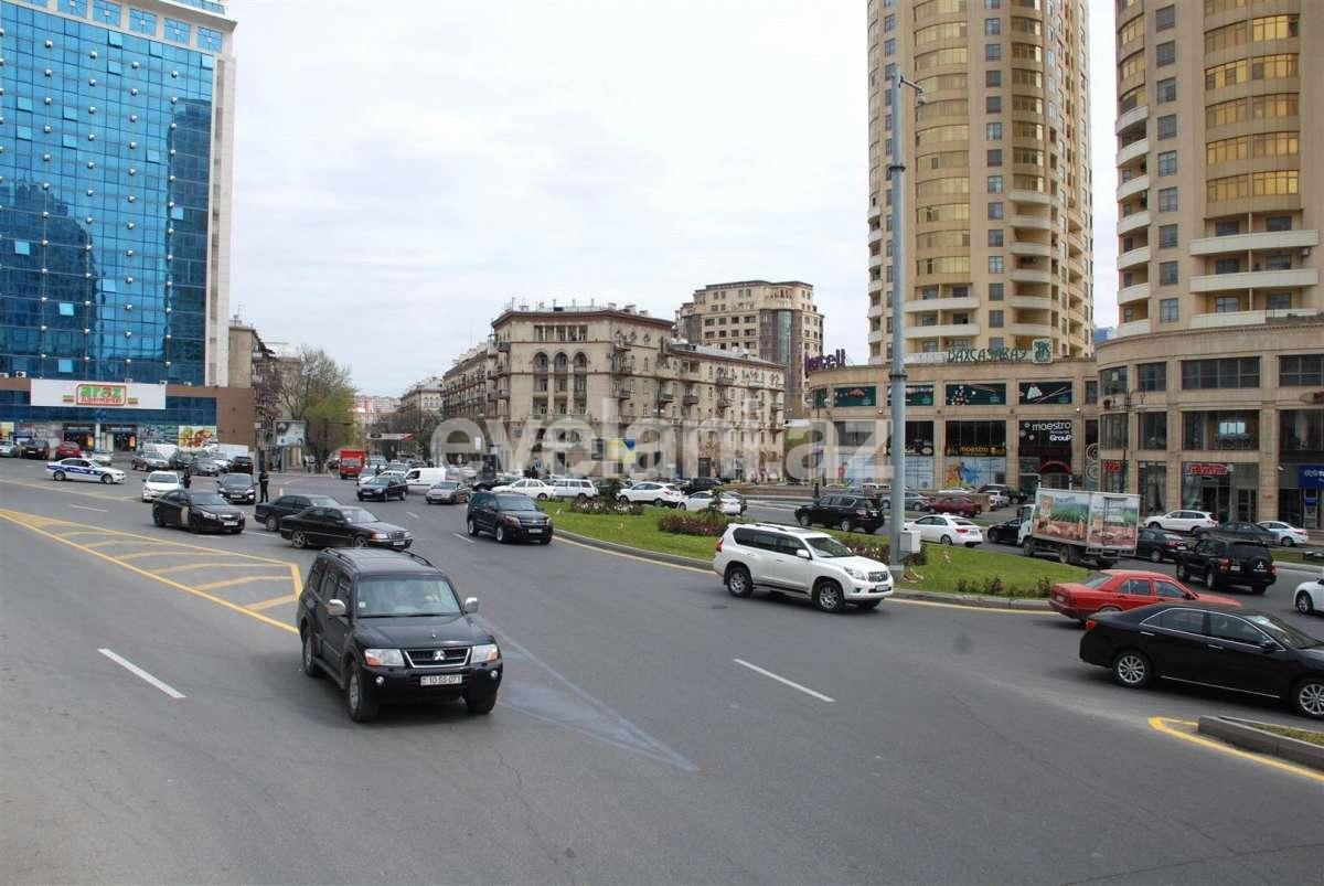 Satılır, köhnə tikili, 2 otaqlı, 45 m², Bakı, Yasamal r, Yasamal q.