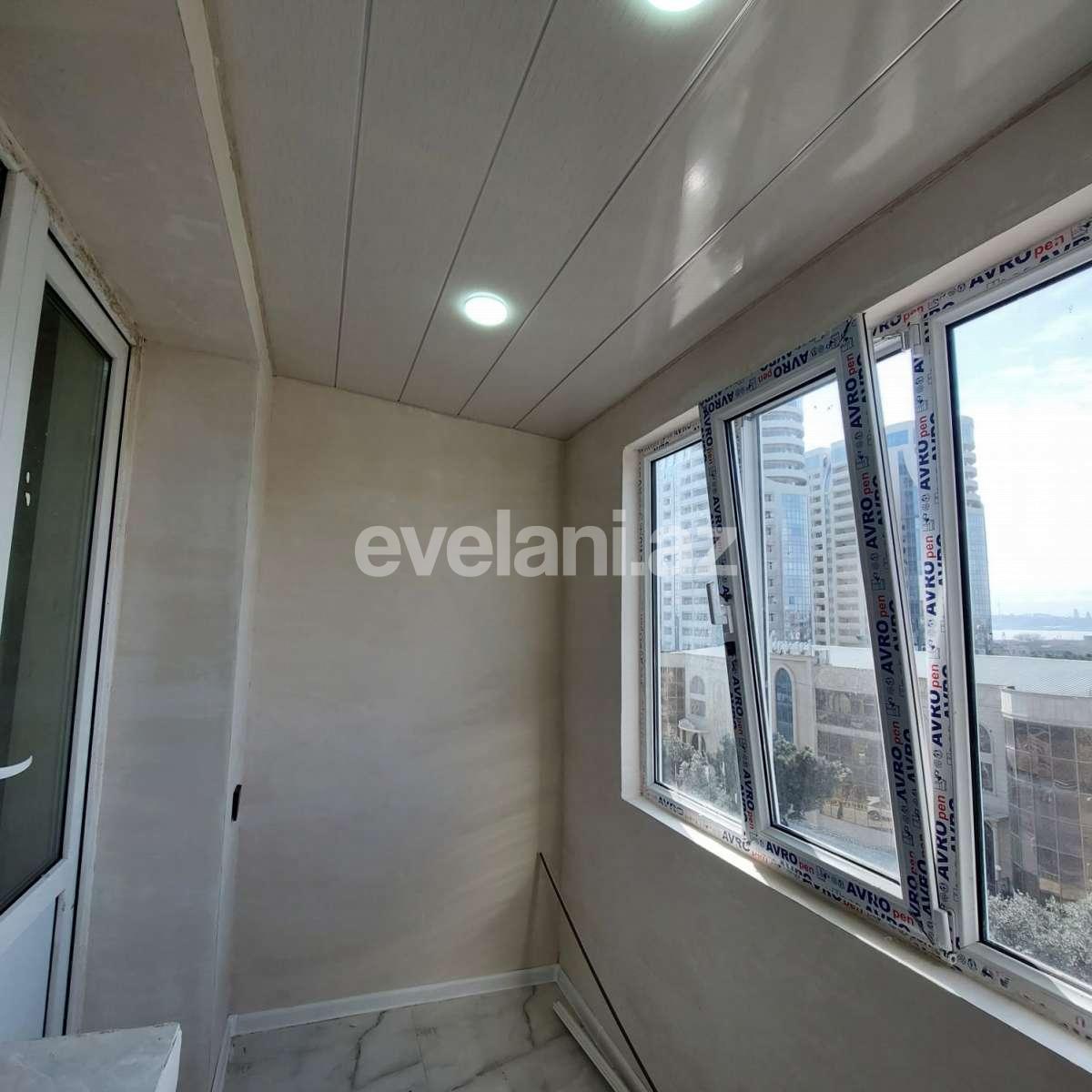 Sale, old building, 2 room, 59.99 m², Baku, Khatai r.