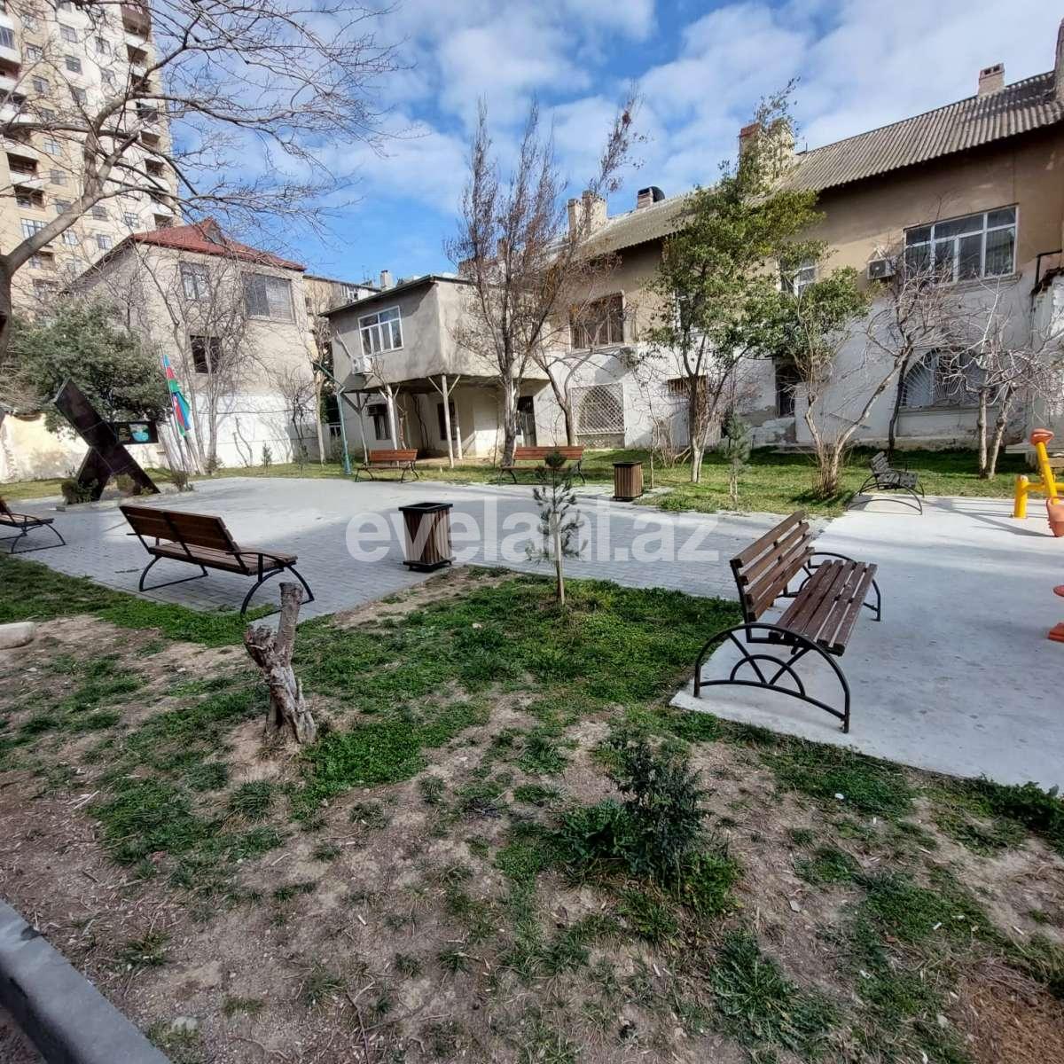 Sale, old building, 2 room, 59.99 m², Baku, Khatai r.