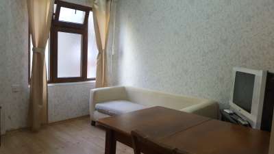 Kirayə verilir, köhnə tikili, 2 otaqlı, 50 m², Bakı, Nəsimi r, 28 may m.