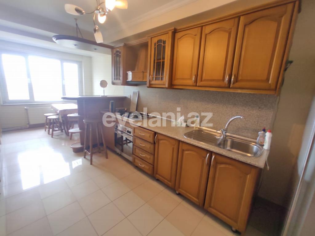 Сдаётся, вторичка, 3-комнаты, 140 m², Баку, Ясамальский r, Иншаатчылар m.