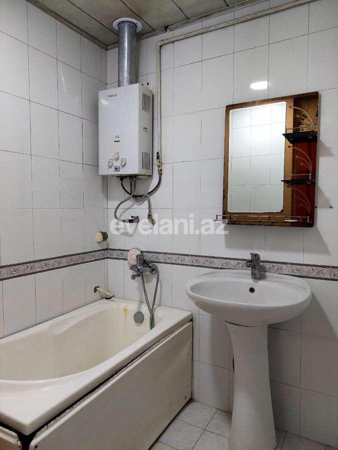 Rent, old building, 2 room, 65 m², Baku, Surakhani r, Yeni Guneshli d, Khalglar Doslugu m.