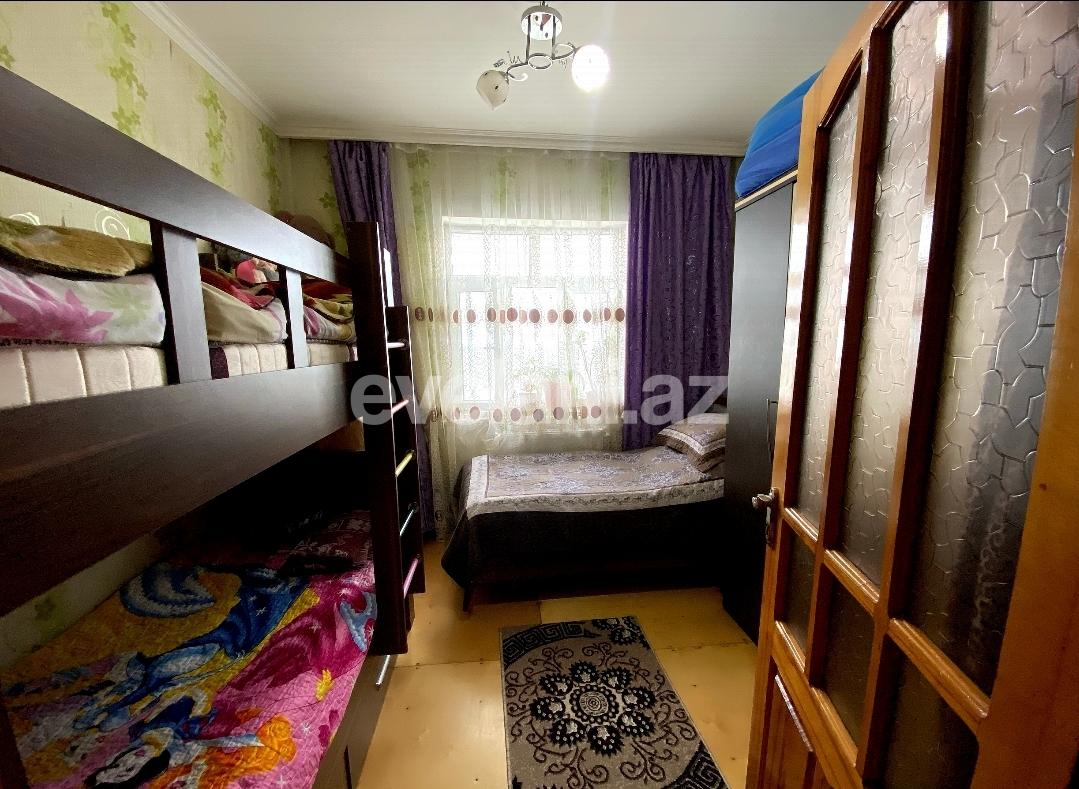 Satılır, köhnə tikili, 3 otaqlı, 70 m², Sumqayıt, 17-ci mikrorayon r.