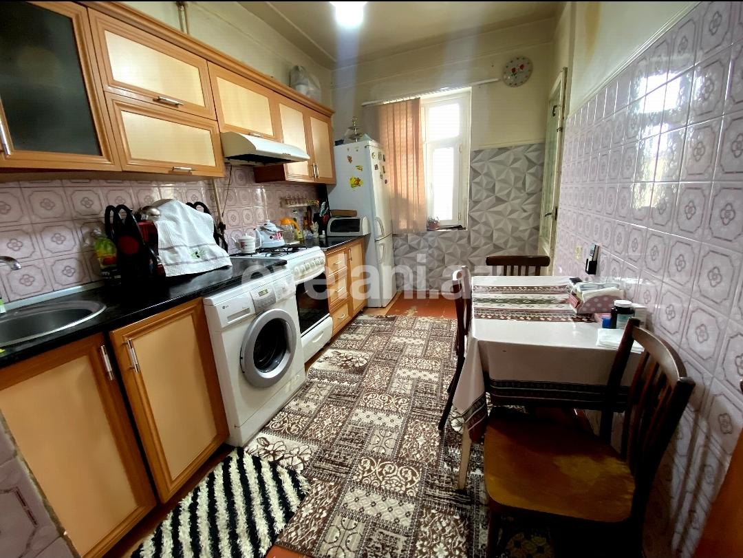 Satılır, köhnə tikili, 3 otaqlı, 70 m², Sumqayıt, 17-ci mikrorayon r.