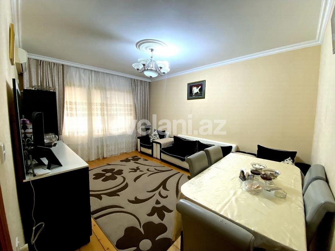 Satılır, köhnə tikili, 3 otaqlı, 70 m², Sumqayıt, 17-ci mikrorayon r.